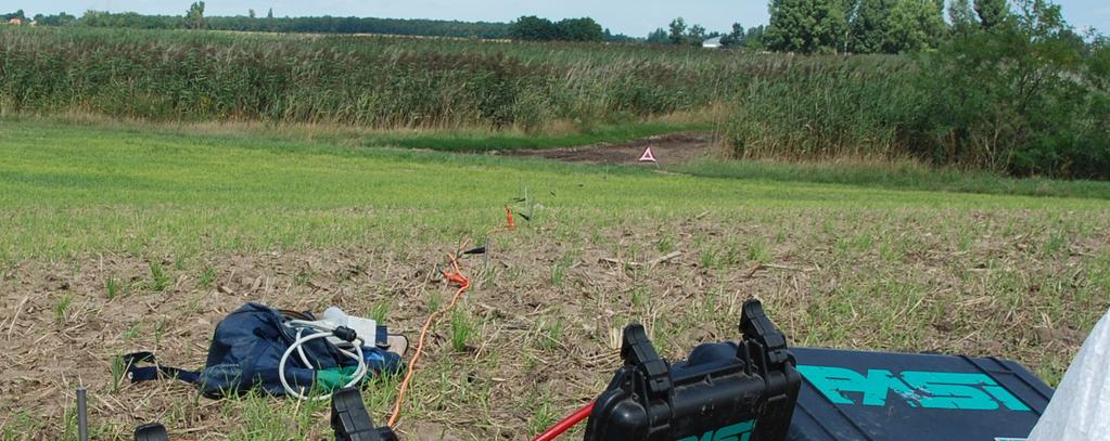 5. ábra: Elektromos módszer alkalmazása (EnviArch 2012) 2.6.2. Geomágneses módszer A mágneses módszer (6.