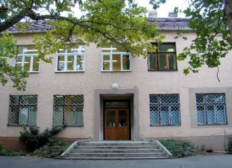IT hálózatbiztonság gyakorlat 3 3 Szerverek és felhőszolgáltatások 3 3 Szerverek és felhőszolgáltatások gyakorlat 9 9 Foglalkoztatás II. 0,5 0,5 Foglalkoztatás I. 2 2 A XIII.