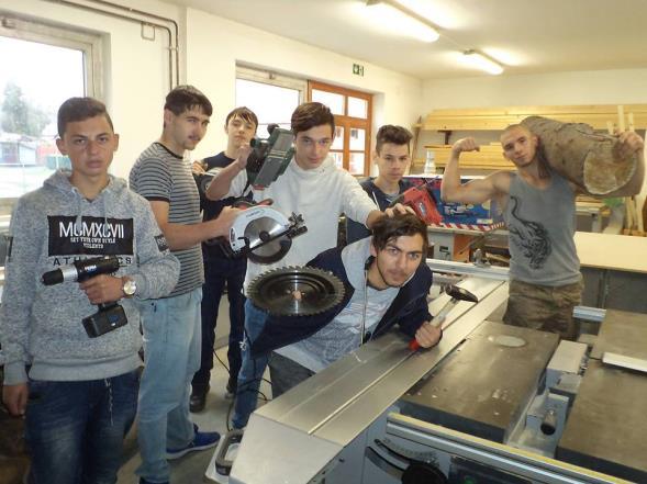 Ezt váltotta fel intézményünkben a Köznevelési Hídprogram, majd a Szakképzési Hídprogram. 2013.