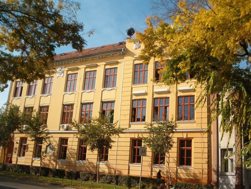 Szabadkai Politechnikai Iskola Iskolánk története A Politechnikai Iskola múltja, története után kutatva, eljutottunk a Történelmi Levéltárba, ahol az alábbi adatokra bukkantunk.