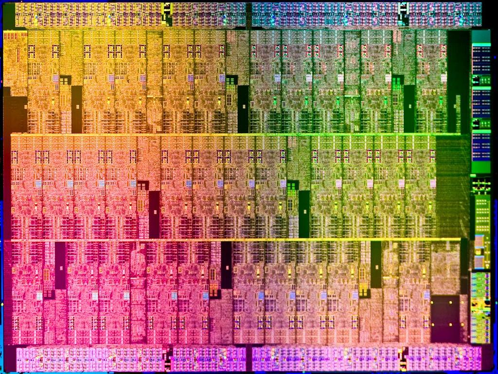 Many Integrated Cores (MIC) Project Larrabee néven indult Felkiáltás: grafikát x86-tal