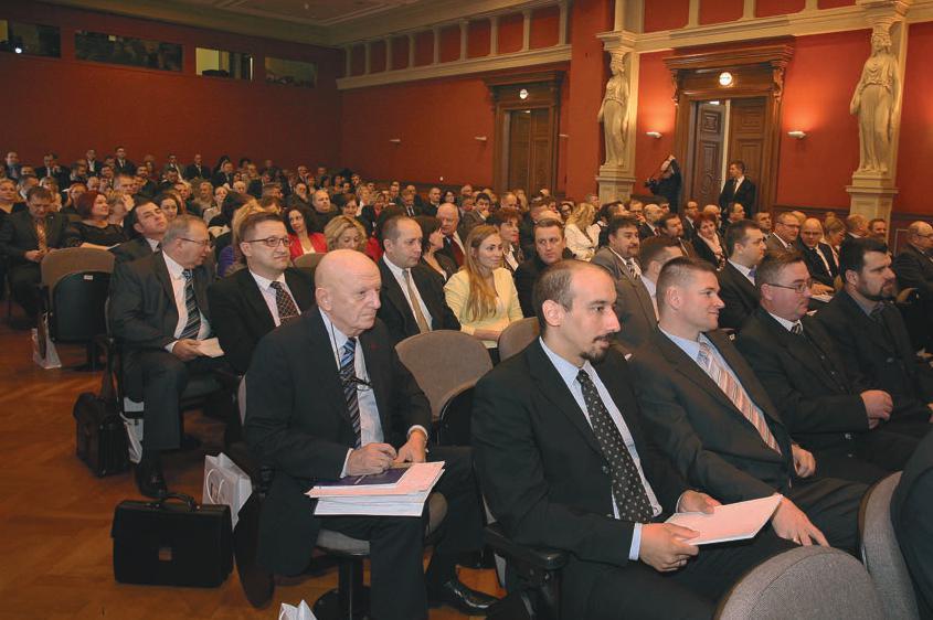 Tudomány Ez teszi alkalmassá a szervezetet arra, hogy képes legyen reagálni a felmerülő új helyzetekre, és meghatározni fejlesztési irányokat, lehetőségeket.