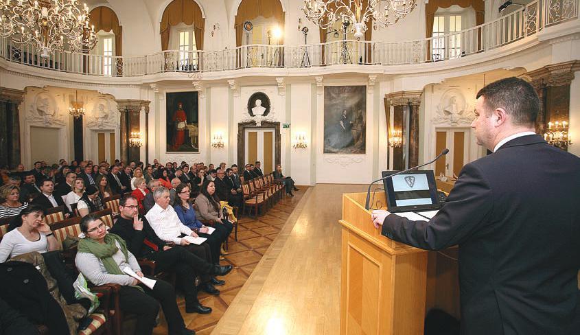 70 arra, hogy a büntetőjogi felelősség érvényesítése és a gyermekvédelem követelményei har- megbízott vezetője, Kóka Ágnes, az Add a Stratégiai, Elemzési és Tervezési Főosztályának 71 Az NKE