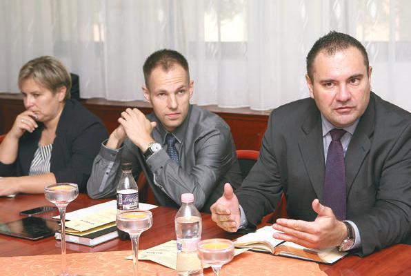 Június 16. Időskorú fogvatartottak reintegrációja címmel rendezett konferenciát Pilisszentkereszten a Büntetés-végrehajtás Országos Parancsnoksága. A rendezvényen a bv.