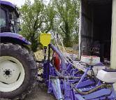 Elektronikus vezérlô egység, mely a traktor fülkéjében kerül elhelyezésre, melynek egyszerû kezelése pontos adagolási beállításokat tesz lehetôvé.