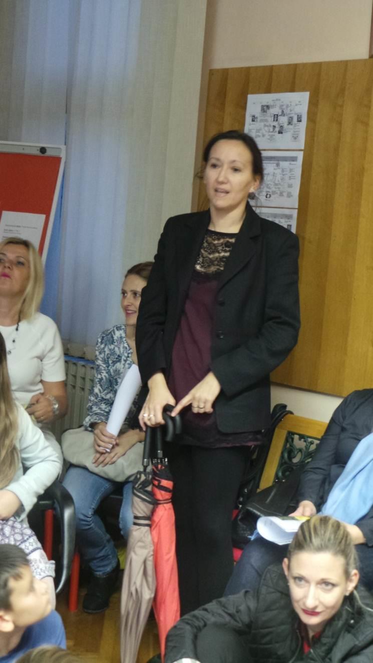 PROLJEĆE KOJE NIJE MOJE Ja ne vidim od svoje sjene Ni sunca, ni te mlade boje. Proljeće svuda sja i cvate, Al ono nigdje nije moje. Ne živim u njem, već sa strane.