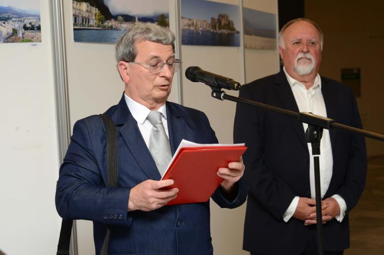 Kiállítás Megnyílt a PANORÁMÁK című fotókiállítás Galériájában Dr.