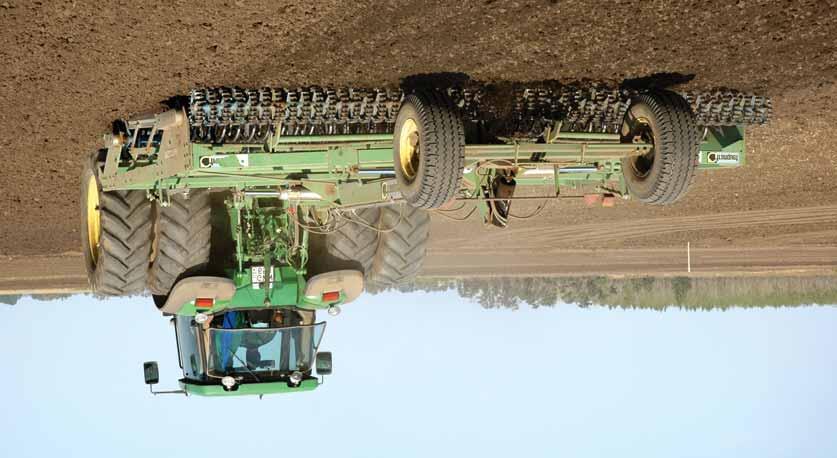 AGROTECHNIKA. TALAJMÛVELÉS A talajféleséggel, az alkalmazott talajmûvelési eljárás típusával szemben nem, míg az alapmûvelés mélységével és a magággyal szemben fokozott igényt mutatnak a hibridbúzák.