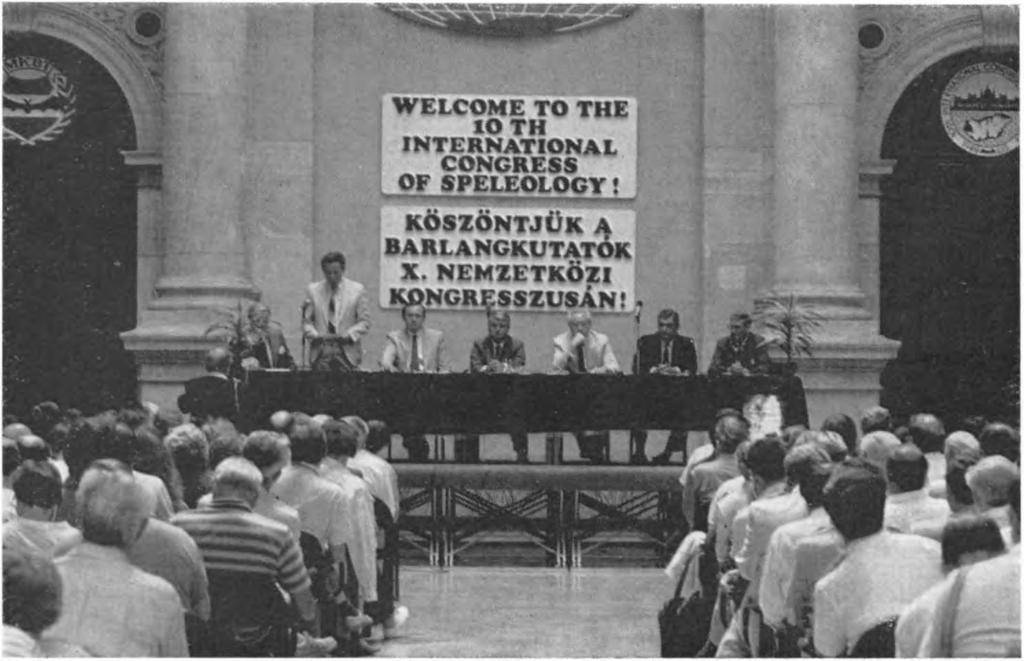 Karszt és Barlang, 1989. évf. I II. füzet, p. 3 28. KONGRESSZUS '89 BESZÁMOLÓ A MAGYARORSZÁGON RENDEZETT X.