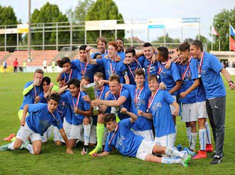 Grasshoppers Zürich 27-szeres svájci bajnok Johann Vogel Seferovic (Benfica Lissabon) Tarashaj (FC Everton) Jelenleg több, mint 30