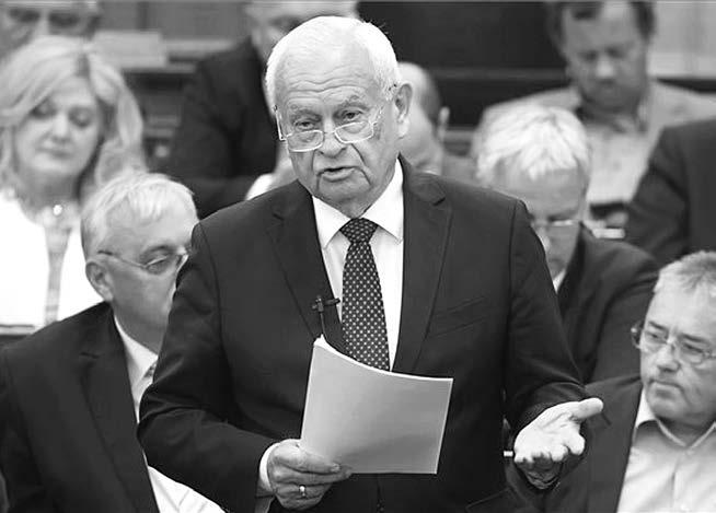 Kormány, párt, frakció Új szövetkezetek: komoly lehetőség azoknak, akik a nyugdíj mellett dolgozni szeretnének Az Országgyűlés júniusban elfogadta a közérdekű nyugdíjas-szövetkezetek létrehozásáról
