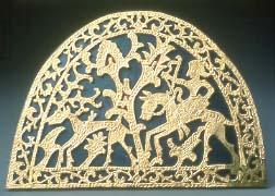 Tonwangcheng Miracle Stag / Csodaszarvas Hun Pagoda Hun Museum in China / Hun Múzeum Kínában HUNGAROLOGIA Jelen rovatban három írást talál az olvasó: 1. Tóth Alfréd: ergatív nyelv-e a magyar? 2.