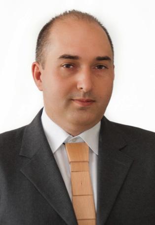 ÉLET Babanecz Csaba Szabó Dénes-díj A Nyugat-magyarországi Egyetemen szerzett okleveles faipari mérnök diplomát 2001-ben.