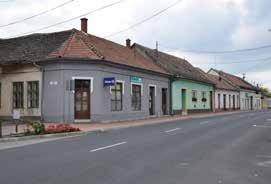A városrész egykori települési jellege, az ősi településmag intenzív beépítése, tradicionális utca- és
