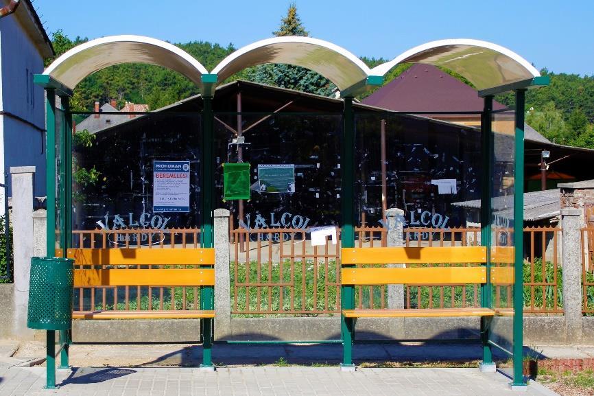 Köztárgy: Köztárgyak nélkül a közterület üres, korlátozott funkciók betöltésére alkalmas.