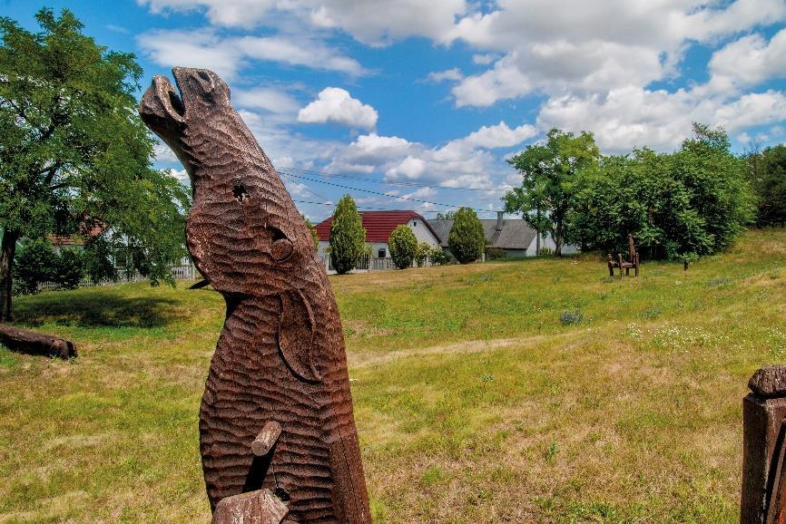 KÖZPARKOK, KÖZKERTEK KIALAKÍTÁSÁRA SZÓLÓ JAVASLAT Közparkok és közkertek kialakítása, tervezése során a legfontosabb szempontok: a szükséges funkciók arányos és megfelelő elhelyezése, az