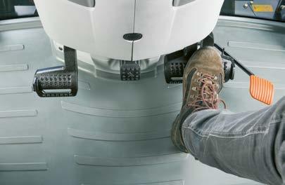 Automatikus váltóvezérlés AUTO ÚJ: SMART STOP és tempomat Azért, hogy ne kelljen minden egyes menetet egyesével kapcsolni (mint egy hagyományos terheléskapcsolónál), a HEXASHIFT váltó a
