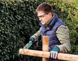 Ergonomikus fogantyú Ergonomikus kialakítású gumimarkolat a jobb irányíthatóságért 10,8 V-os beépített lítium-ion akku A nagy teljesítmény érdekében Fűrészlapcserélő rendszer Könnyen cserélhető