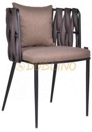 a szék műanyag ülőhéja és kárpitos ülőrésze fahatású.a szék váza erős fém váz. A fémváz felülete divatos rosegold enyhén fényes felület.