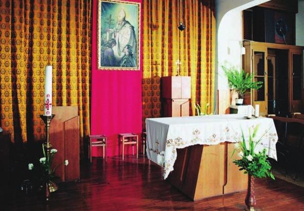A telek átadásáról szóló szerzôdést Erdô Péter bíboros, továbbá Musits Antal plébános és Molnár Gyula polgármester 2008. december 5-én írták alá.