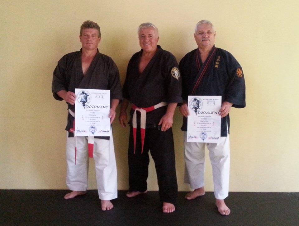 Hanbo-jitsu kurzus Budapesten Szeptember 17-n az A terem komplexumban tartottuk nyílt kobudo edzésünket, melyre oktatni hívtuk Shihan Günter Painter mestert Ausztriából.