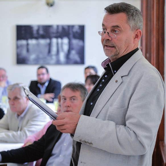 gondoskodni fog a felújításban éppen érintett lakásokban élők megfelelő ideiglenes elhelyezéséről.