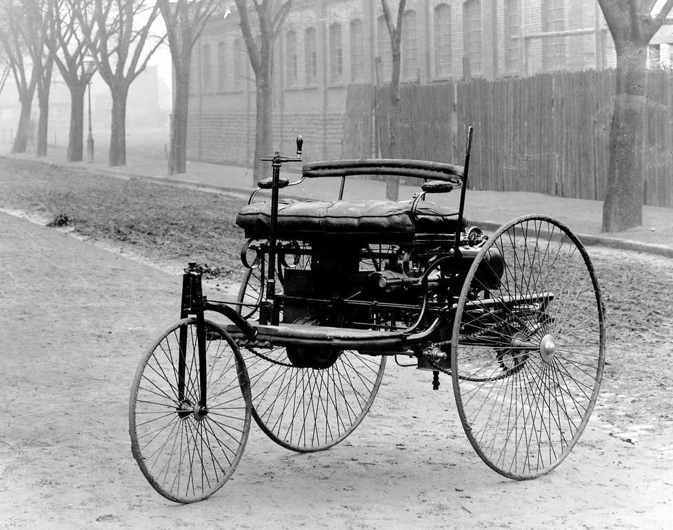 A gépkocsi története 1886 Daimler