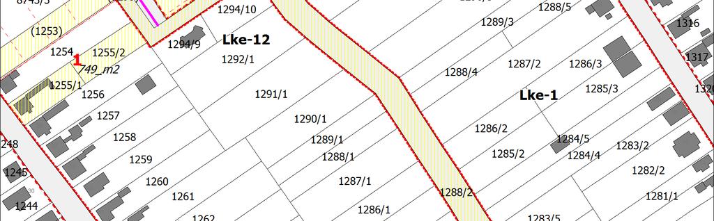 A 1295 hrsz-ú út 12 m szabályozási szélességgel való kialakítása támogatandó. A közművek a 12 m-ben elhelyezhetők Lásd: Melléklet 7.