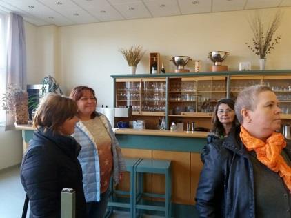 A harmadik egységben a felsőoktatási intézményekbe való bejutáshoz adnak segítséget.