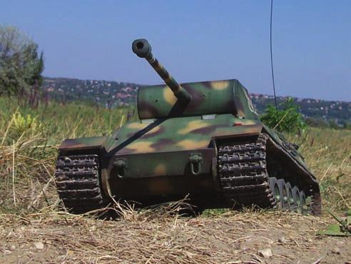 szovjet és amerikai típusokra komoly veszélyt jelent(het)ő harckocsival kívántam emléket állítani a magyar harckocsigyártásnak. AZ ÉPÍTÉS 3. ábra.