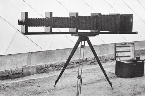 Tudjuk, hogy 1915 őszén, mint gyakorlott légjáró-léghajós kiképzést kapott Nordholzban, a német haditengerészet Északi-tenger melletti bázisán, ahonnan 11 ízben repült az Északi-tenger fölé