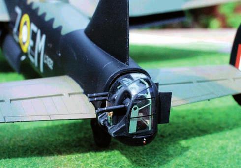 Haditechnika-történet 9. ábra. A Rolls-Royce Vulture motor gondolája a futóművel vezérsíkról gyakorlatilag eltűnt a vászonborítás és csak a csupasz fémkeret maradt a helyén.