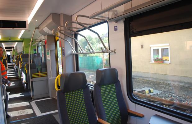 Videó-megfigyelő rendszer Videó-megfigyelő rendszer a magyar jogszabályoknak megfelelően kialakított, járművenként 1 adatrögzítővel szállítjuk.