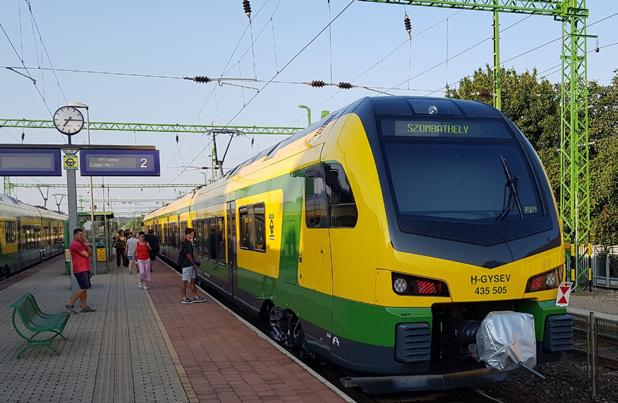 ábra: Az első két FLIRT 3 utasforgalmi próbaüzeme 2018. augusztus 22-től október elejéig tartott. A felvétel Bük állomáson készült. (Fotó: GYSEV) Abb.