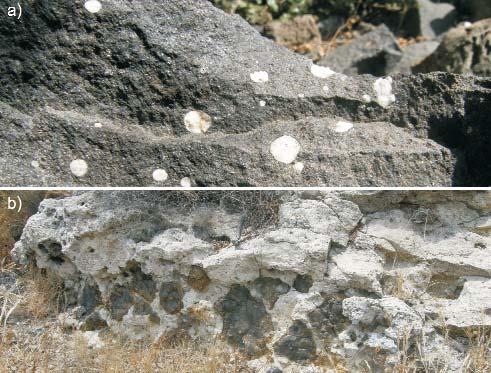 a) Calcite bubbles in the basalt at the southern edge of the castle, b) volcanic bombs fallen into the Upper Pliocene sea, north from Margat village szkalenoéder látható.