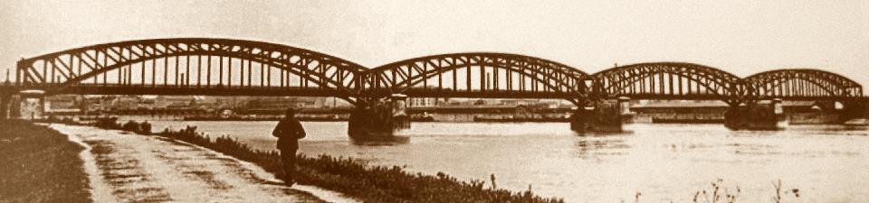 A kétvágányú híd képe Pest