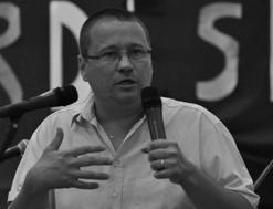 Hírlevelünkbe az április havi áhítatokat Imre István Zoltán református lelkész írta keressék az Istent, hátha kitapinthatják és megtalálhatják, hiszen nincs is messzire egyikünktől sem; mert őbenne