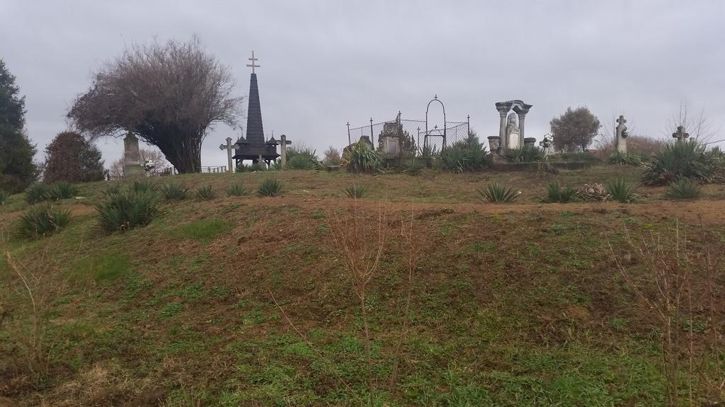 zad közepéig ugyanezek voltak a földesurai, a XX. sz. elején pedig a gróf Vay, báró Uray és Teleki családok bírtak itt nagyobb területtel.