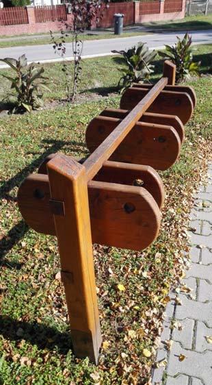 A télen nyáron virággal borított környezet méltó helye az egyszerű,