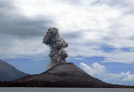 4. A működés állapota szerint: a.,működő (aktív) 700 aktív vulkán található a Földön b) szunnyadó (inaktív) c) kialudt (passzív) vulkánok 5.