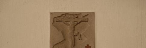 16. kép. Szakál Ernõ: Stáció-relief. Sopronhorpács, 1963. Ebben az idõszakban készült még Bella Lajos emlékmûve 37 (1957, Önéletrajz 188.), a Paur Iván-emlékmû (1967, Önéletrajz 194.