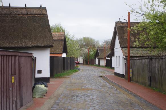 alföldi (mező)város sajátos szerkezetét, amelyben a XIX. század végének és XX század elejének gazdasági fellendülése máig ható nyomokat hagyott.