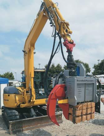 Az EMB Baumaschinen Handelsgesellschaft GmbH a legújabb fejlesztésû gépükkel, az Elliatorral (7. kép) érkezett a kiállításra.