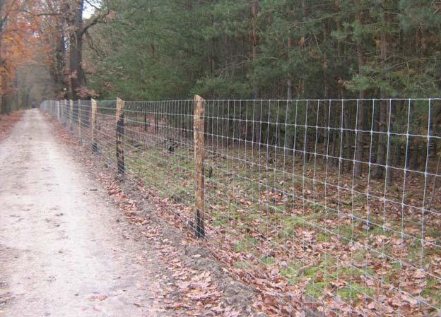 A technológiából következik, hogy az ilyen csomó oldalirányban elmozdulhat, lehetõvé téve, hogy az állatok a függõleges huzalokat egymástól eltolják, miáltal a drótfonatban lyuk, rés keletkezik.