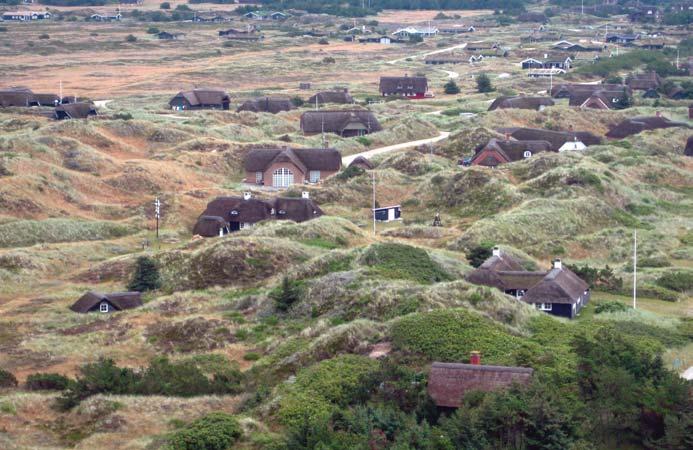Európai Erdészeti Tájfutó Bajnokság Az európai erdész tájfutók ismét összejöttek, most Dánia nyugati partvidékén, az Északi-tenger szelei által összehordott homoktenger kellõs közepén.
