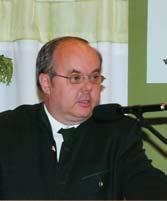 Az OEE 2010-ben megválasztott elnöksége Zambó Péter (1958), elnök Képzettség: 1982. Sopron, okleveles erdõmérnök. 2002. Sopron, vállalatgazdasági szakmérnök. Szakmai pályafutás: 1982.