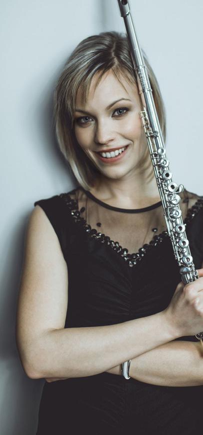 Eckhardt Gáborral Műsoron többek között Vivaldi, Bach, Mozart, Haydn, Beethoven, Mendelssohn, Liszt és Bartók zongoraművei Zene MŰSOR: Rossini: Sevillai borbély -