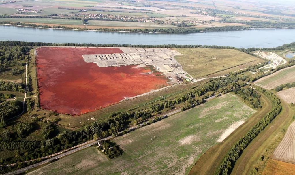 Az almásfüzitői vörösiszap jellemzői 10 rossz minőségű bauxitok feldolgozása történt a feldolgozhatóság érdekében sokszor guineai bauxittal keverték sok