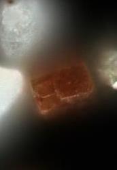 hematit, goethit, magnetit, cirkon, rutil, anatáz a rutil 2-5 μm, az