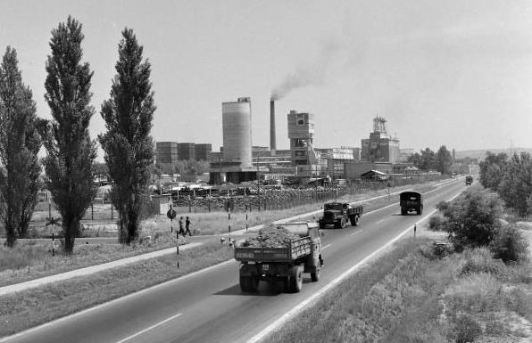 1950-1997 1934-2002 Anyagmennyiség [Mt] Terület [ha] 19.0 14.